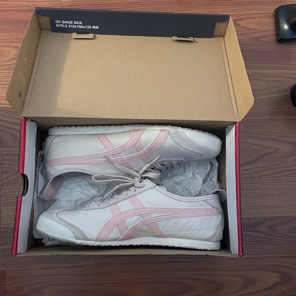 SOLD Onitsuka Mexico 66 sneakers - White with Pink stripes